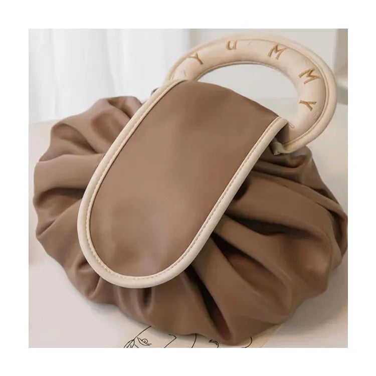 Vattentät kosmetikväska med mycket förvaringsutrymme