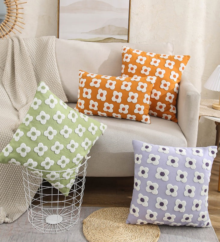 Carvallo – Broderad Ländkuddeöverdrag med Lekfulla Margueriter