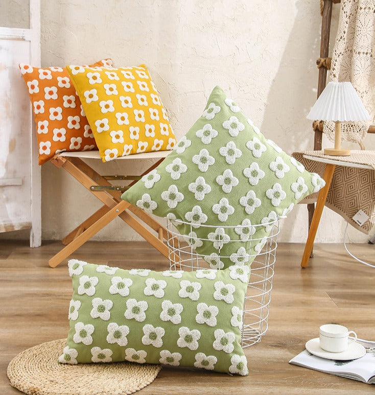 Carvallo – Broderad Ländkuddeöverdrag med Lekfulla Margueriter