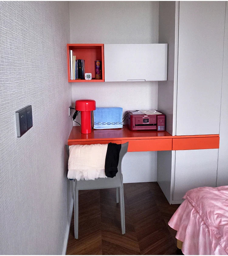 LED-skrivbordslampa med trefaldig dimmerfunktion