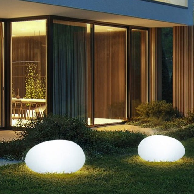 GardenGleam – Elegant gatstensinspirerad trädgårdslampa