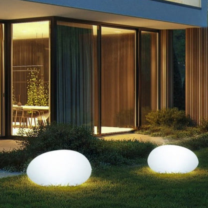 GardenGleam – Elegant gatstensinspirerad trädgårdslampa
