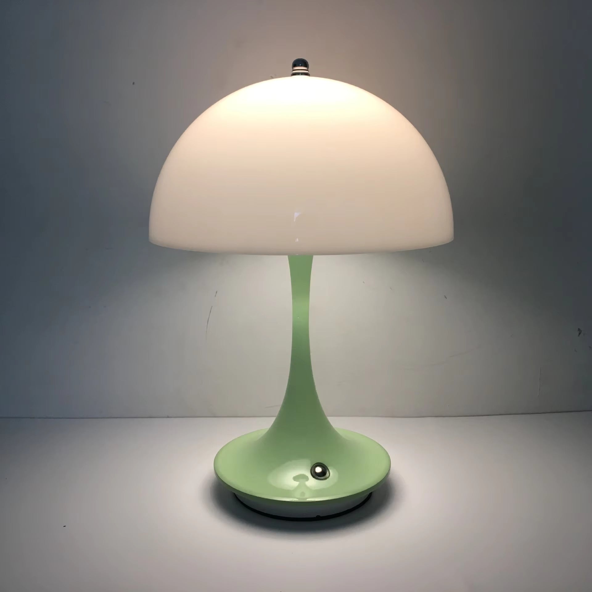 LumiFlex - Trådlampa med LED, Uppladdningsbar &amp; Dimbar, Perfekt för Vardagsrum &amp; Kontor