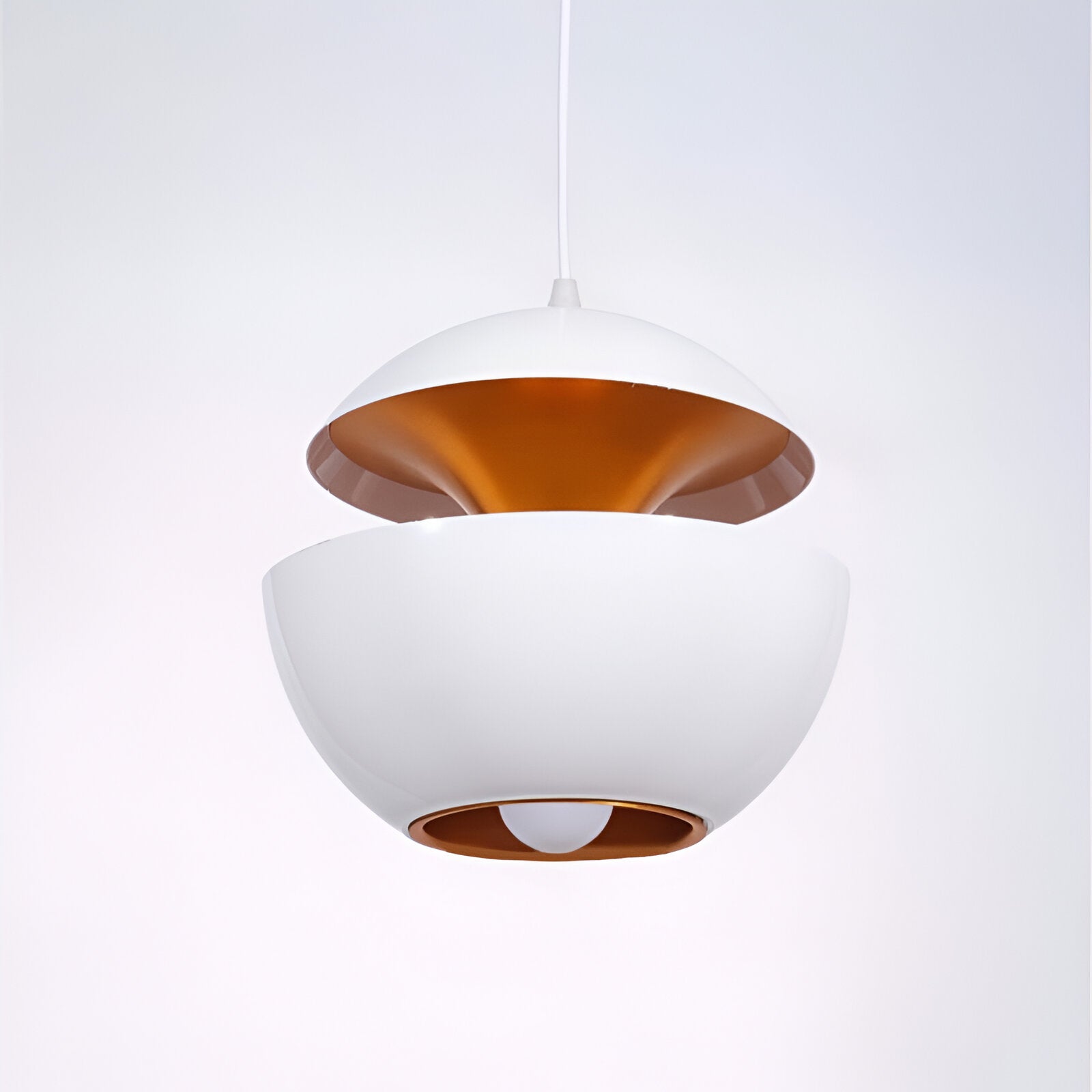AppleGlow Taklampa – Konstnärlig E27 Taklampa i svart-vitt med solsdesign