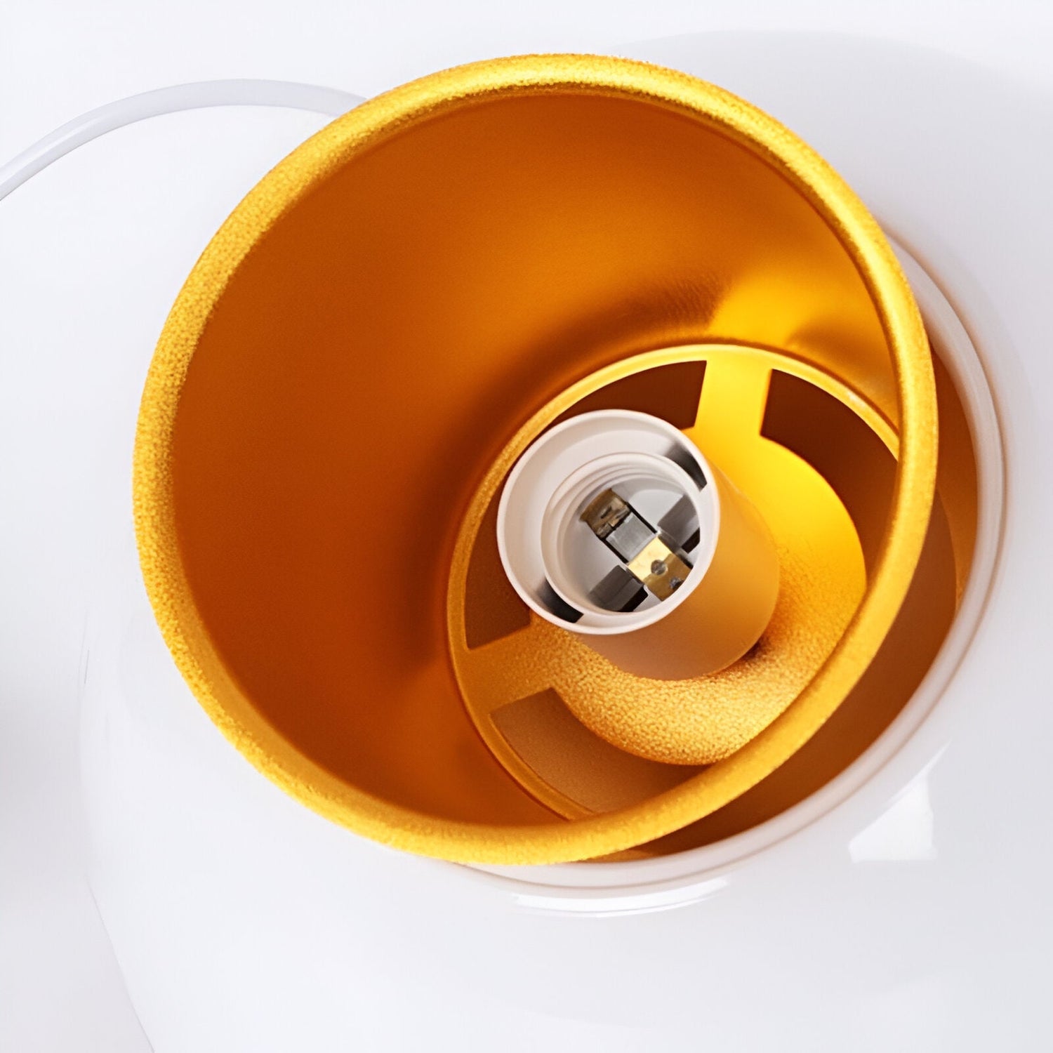 AppleGlow Taklampa – Konstnärlig E27 Taklampa i svart-vitt med solsdesign