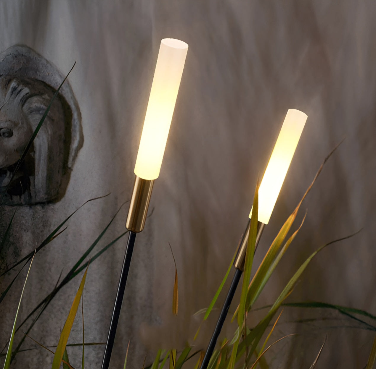 Carvallo - Modern solcelldriven LED-pinnlampa för bekväm utomhusbelysning