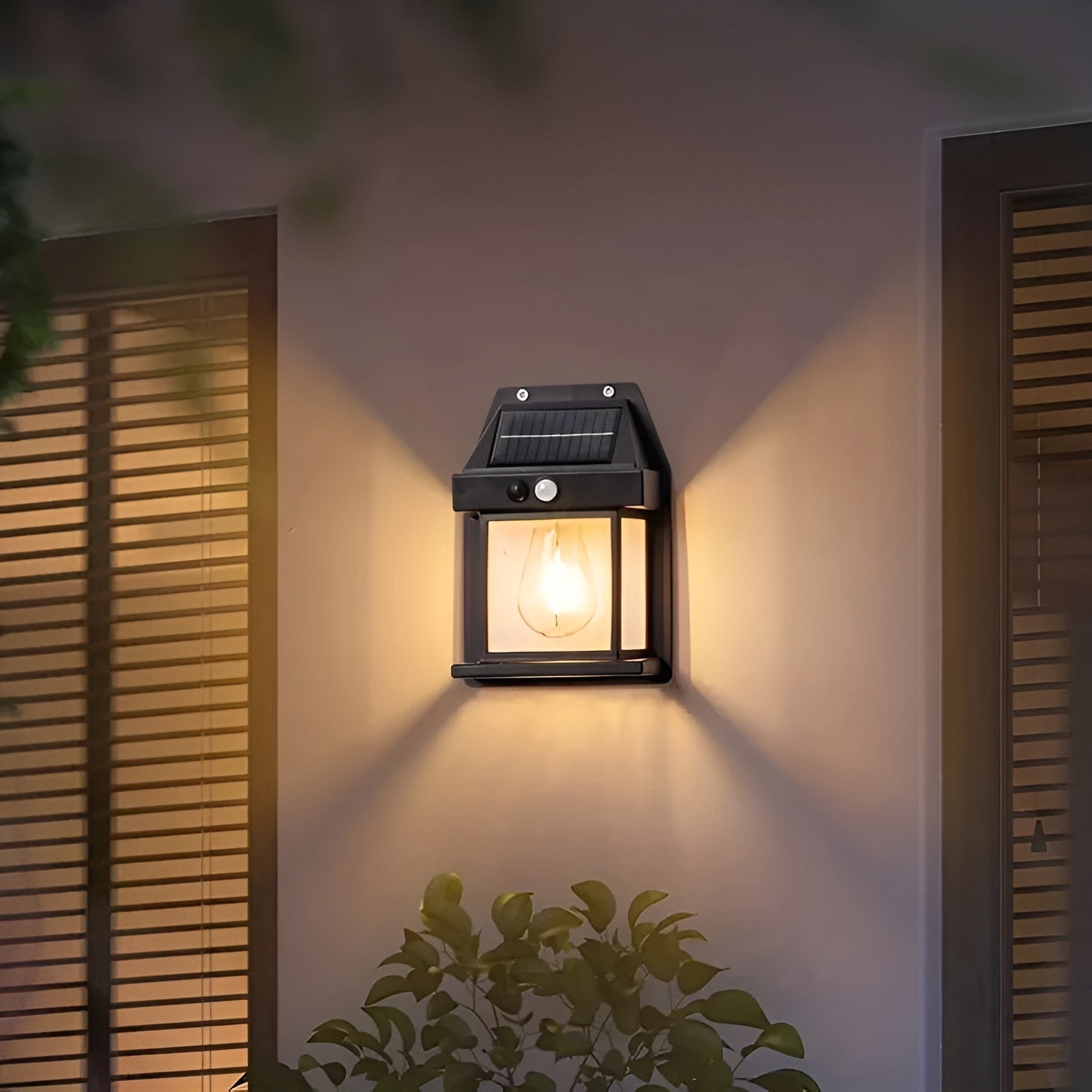 LumeXcel - Modern Solarvägglampa med Rörelsesensor