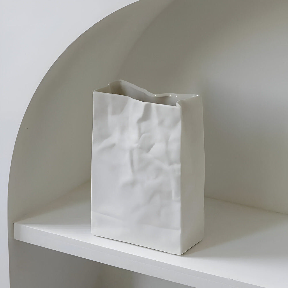 Carvallo – Stilren keramikvase med moderne papperspåse-design