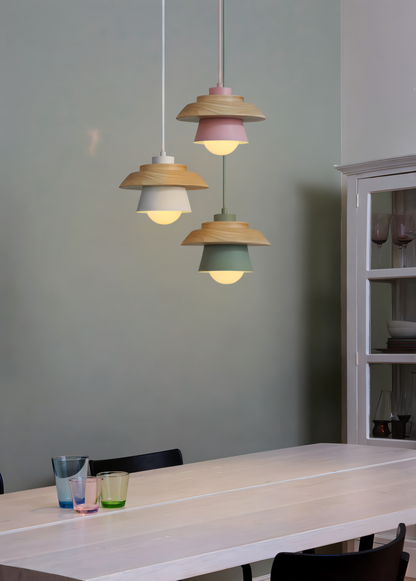 ScandiGlow Pendellampa – Nordisk LED Hänglampa i Trä &amp; Metall i Macaron-design
