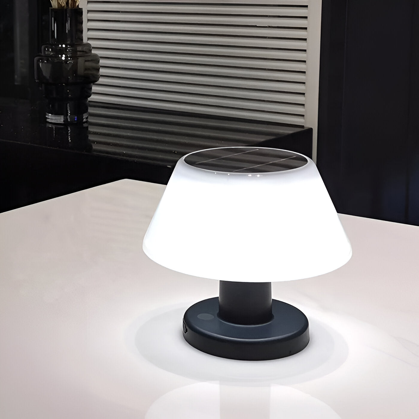 SolarPixie - Stilig Solarlampa för Inomhus och Utomhus