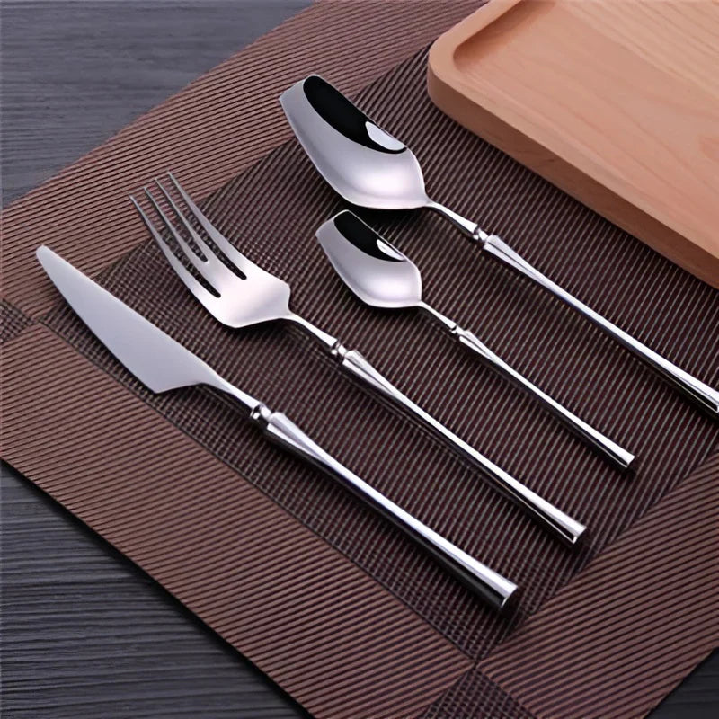 RoyalEssence – Lyxigt bestickset med elegant design för den ultimata matupplevelsen