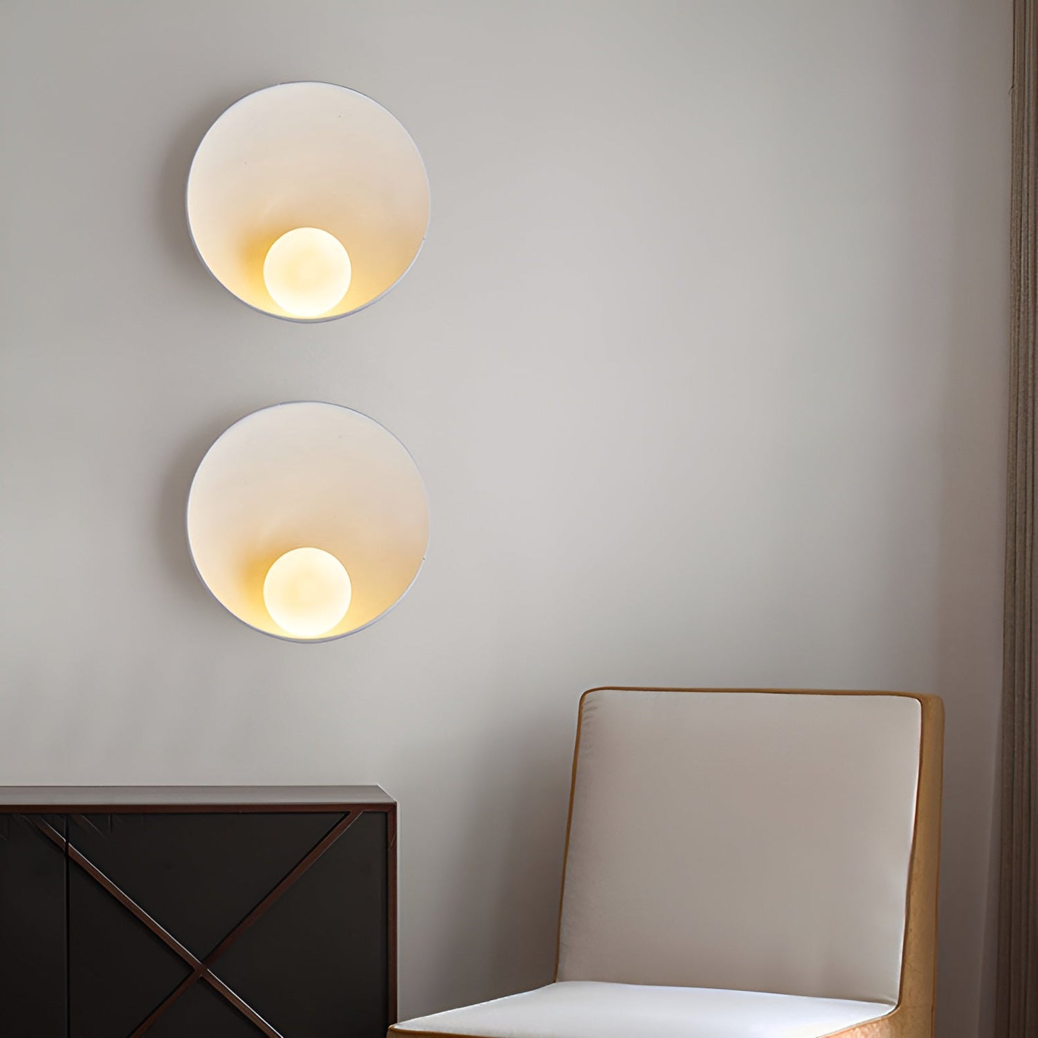 Vit Pärlampa - Vit Vägglampa med Wabi-Sabi Design