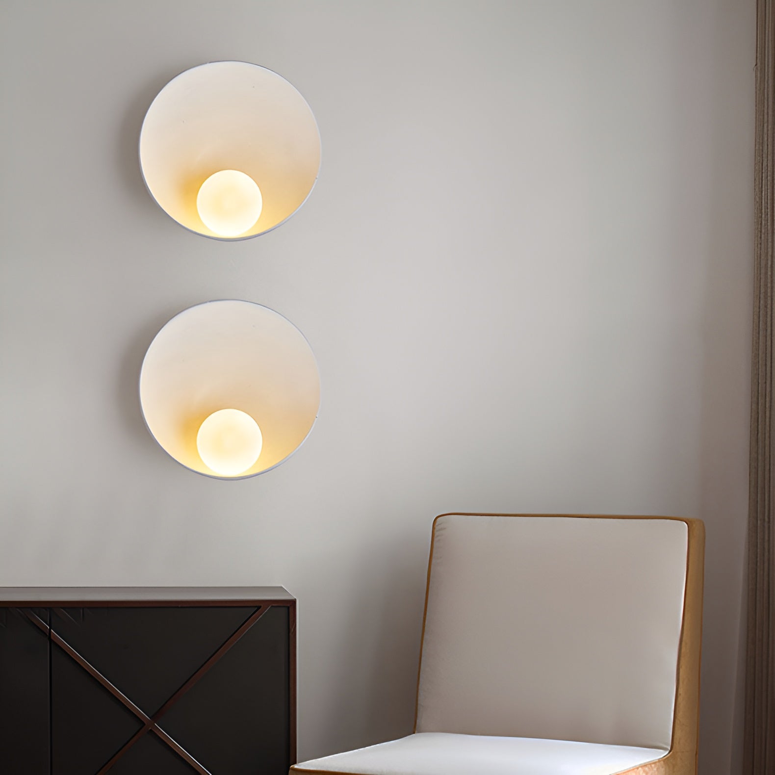 Vit Pärlampa - Vit Vägglampa med Wabi-Sabi Design