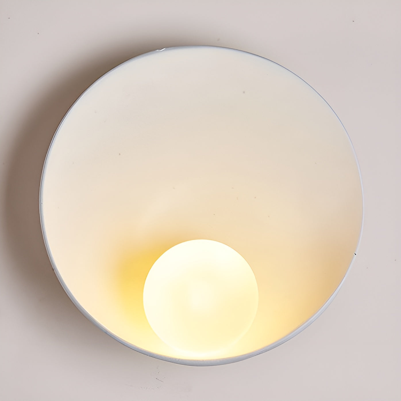 Vit Pärlampa - Vit Vägglampa med Wabi-Sabi Design