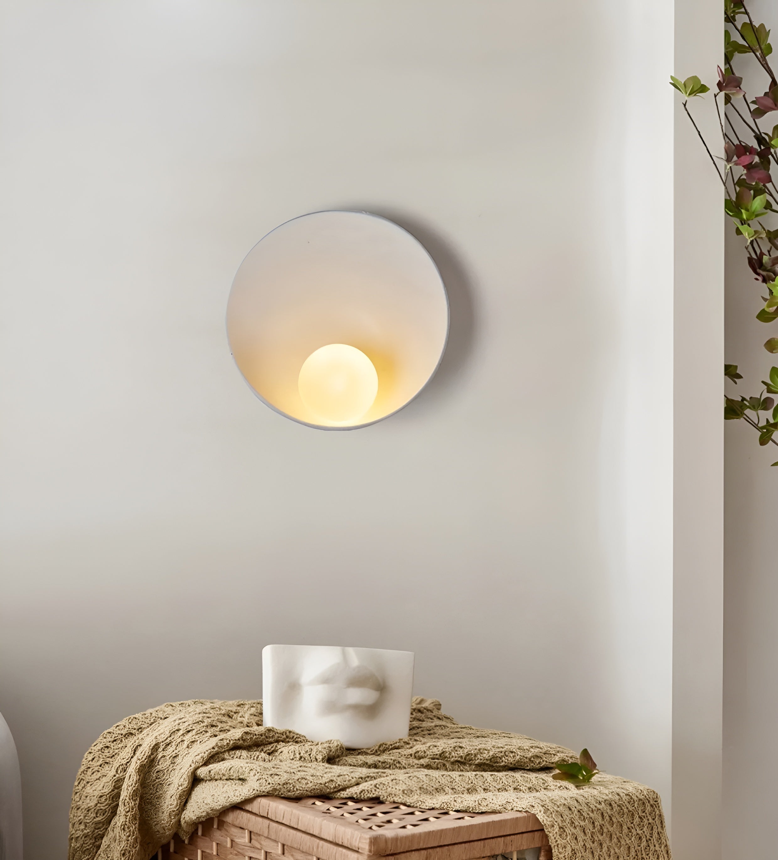 Vit Pärlampa - Vit Vägglampa med Wabi-Sabi Design