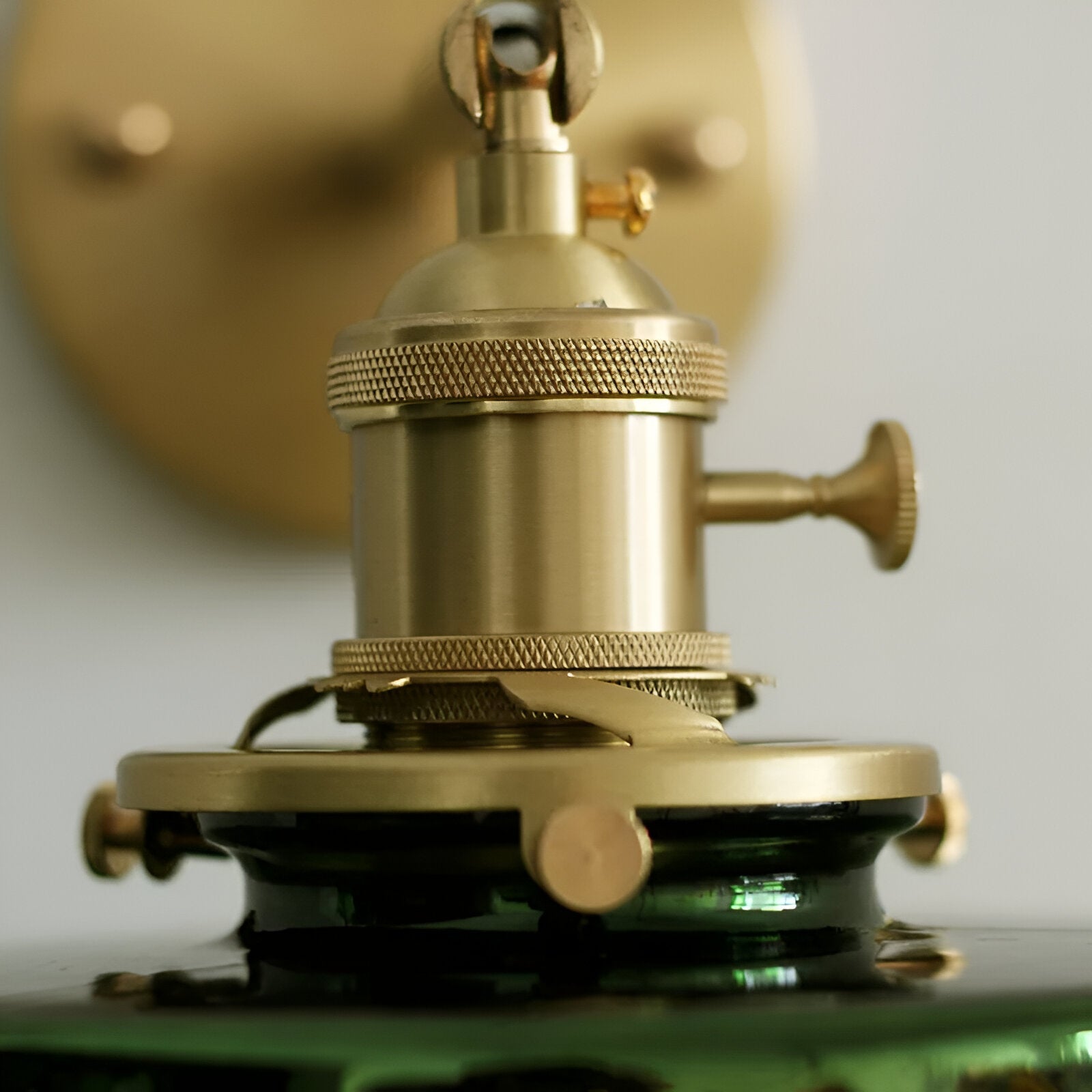 Olyviae | Justerbar LED Vägglampa av Randigt Glas i Skandinavisk Design