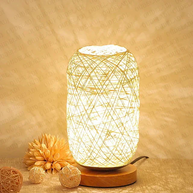 RusticGlow - Träbordslampa med repdesign – Handgjord LED-dekorativ lampa