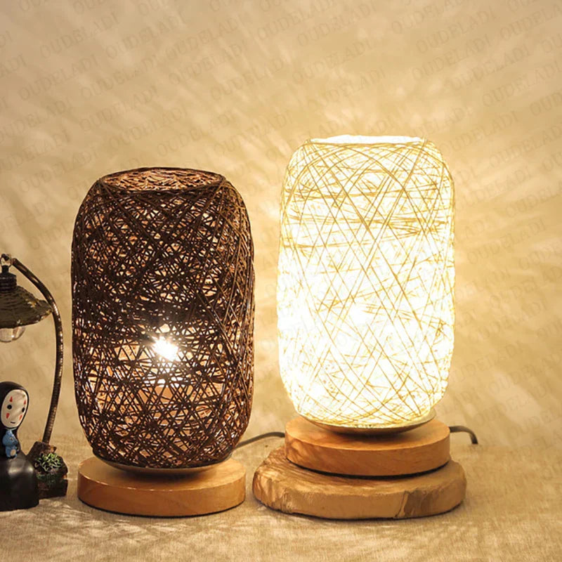 RusticGlow - Träbordslampa med repdesign – Handgjord LED-dekorativ lampa