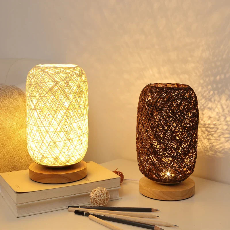 RusticGlow - Träbordslampa med repdesign – Handgjord LED-dekorativ lampa