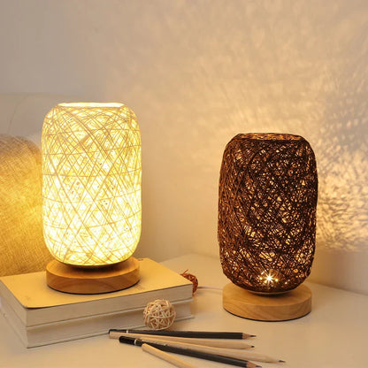 RusticGlow - Träbordslampa med repdesign – Handgjord LED-dekorativ lampa