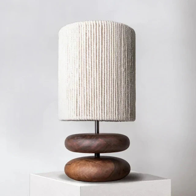 RusticGlow - Valnötsträ Bordslampa med Linnekåpa – Naturlig Belysning för Vardagsrum och Sovrum