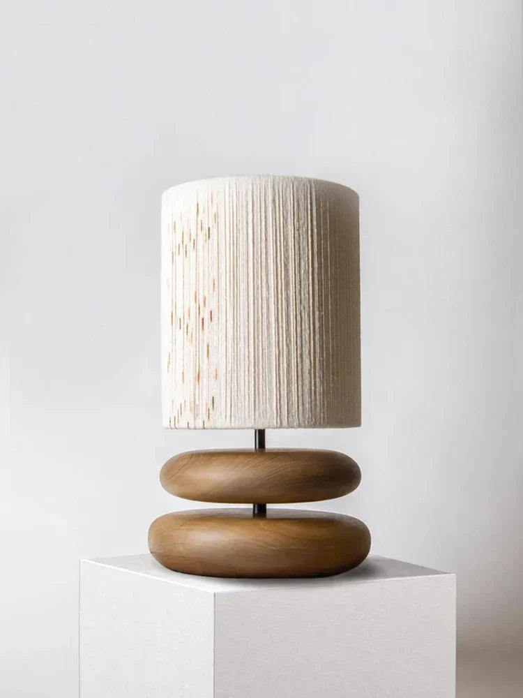 RusticGlow - Valnötsträ Bordslampa med Linnekåpa – Naturlig Belysning för Vardagsrum och Sovrum