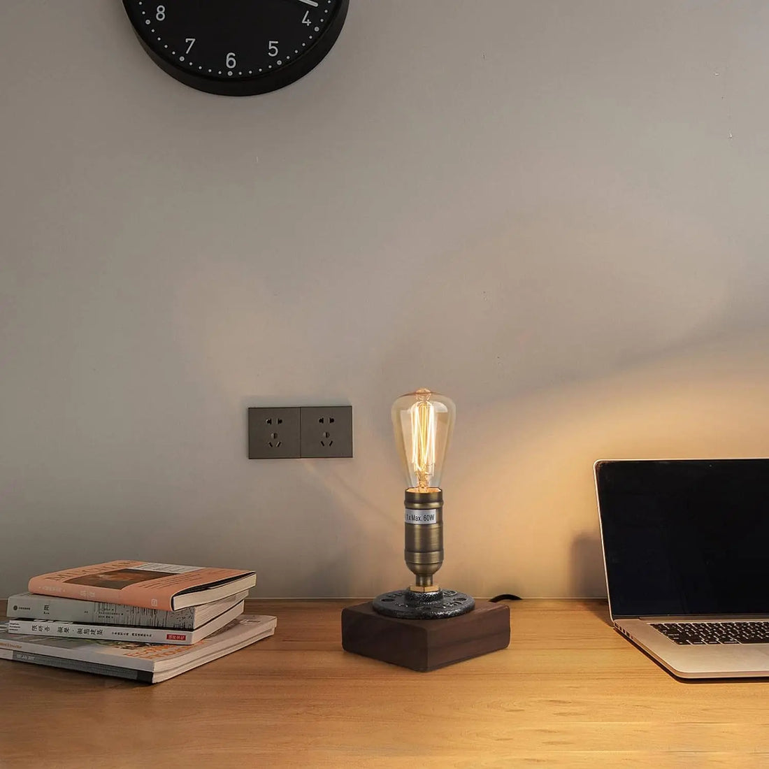 RetroWood - Träbordslampa i Vintage Industriell Stil
