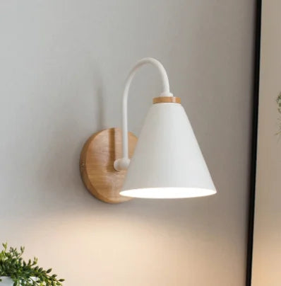 OakShine – Trävägglampa med Varmt Ljus