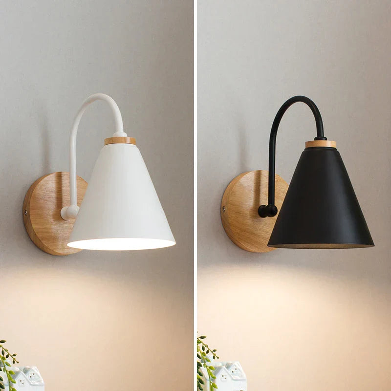 OakShine – Trävägglampa med Varmt Ljus