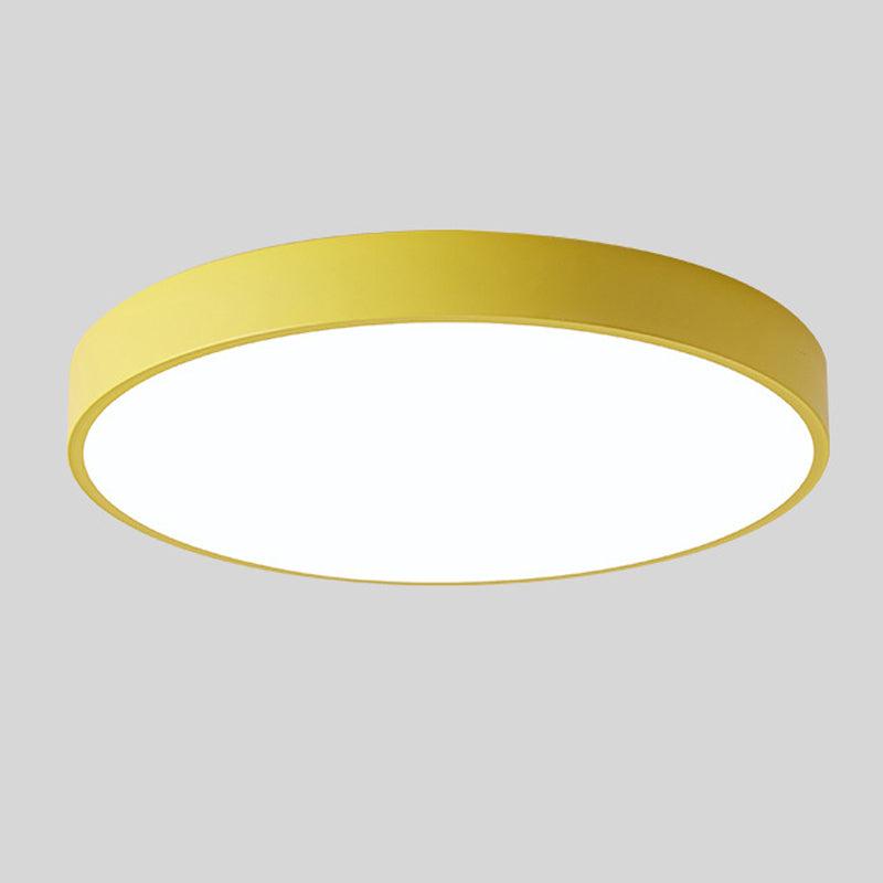 LED taklampa med träddetaljdesign