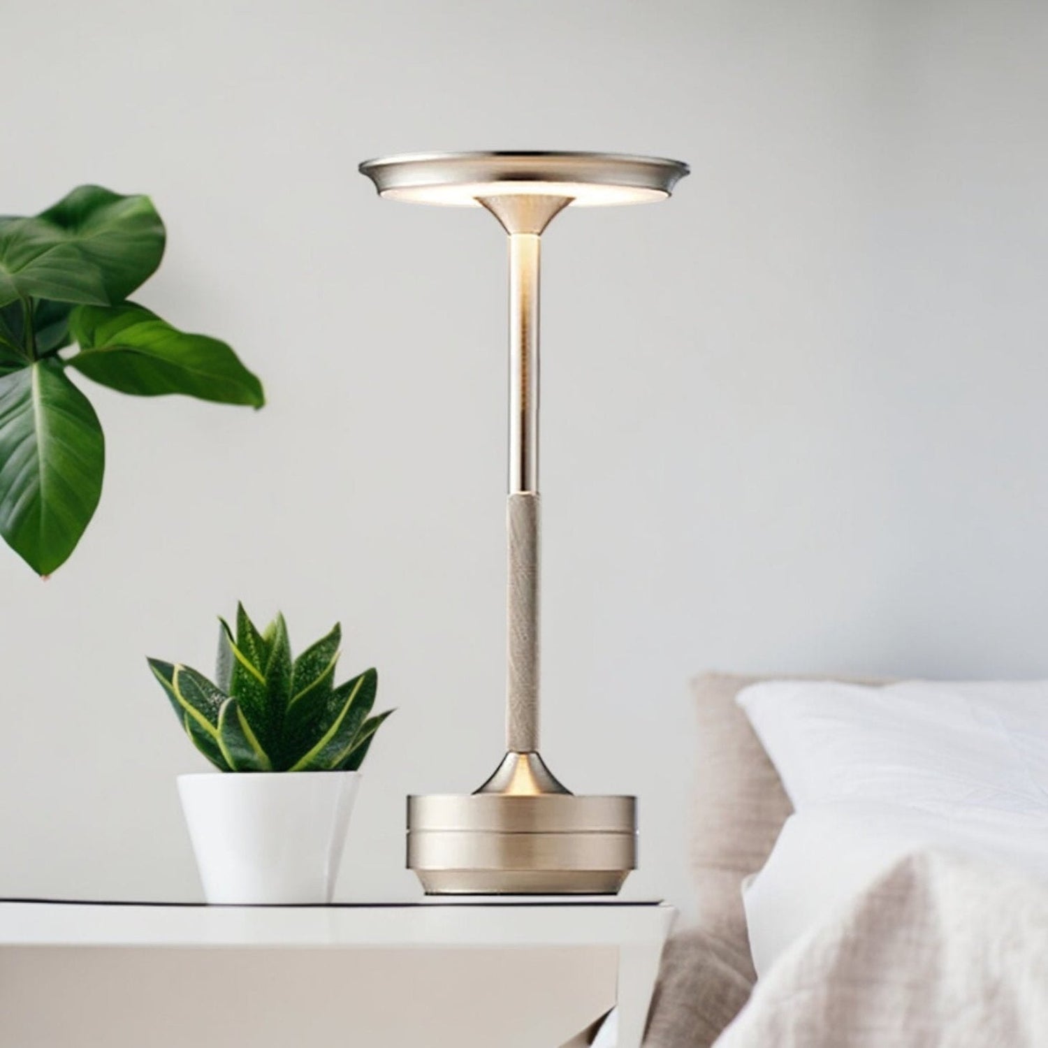 LED Bordslampa med mässing Touch Control