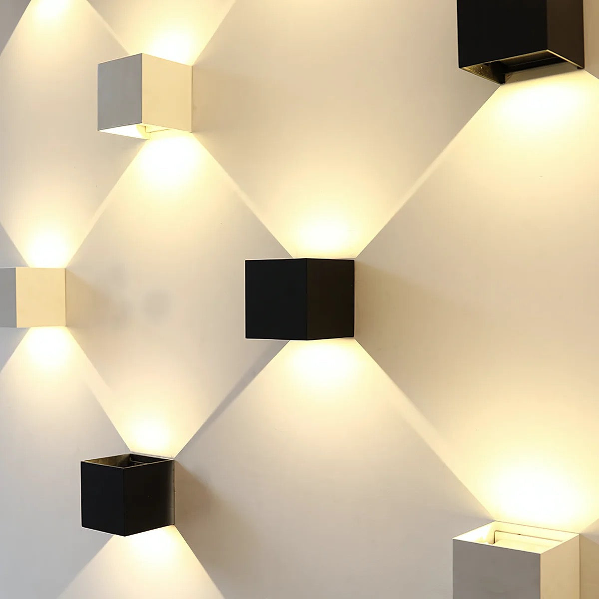 SensorLux - Vägglampa med Rörelse Sensor