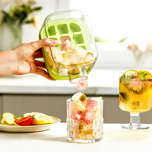 Praktisk 2i1 isbitflaska