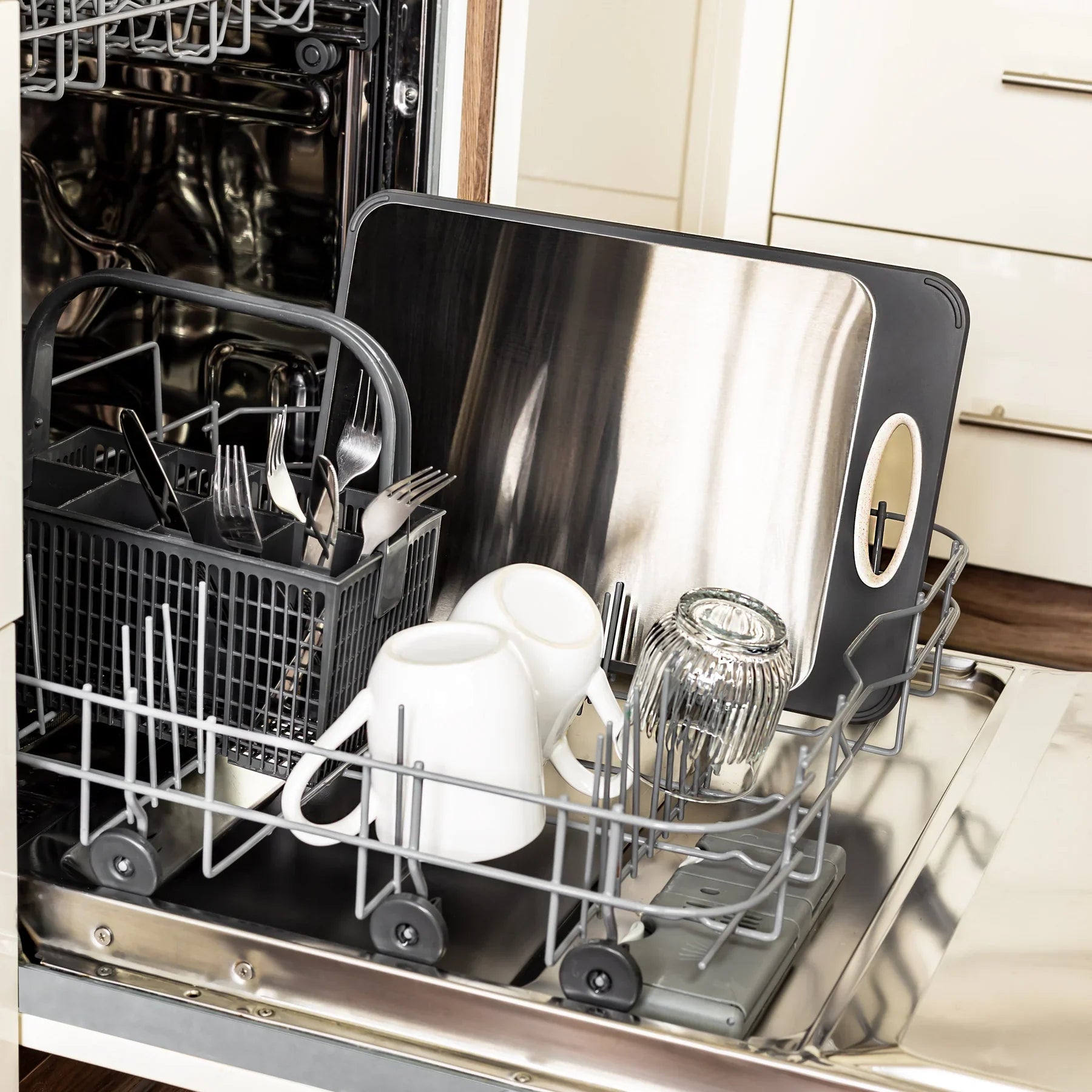 Hygienisk rostfritt stål skärbräda med halkfri handtag för precis skärning