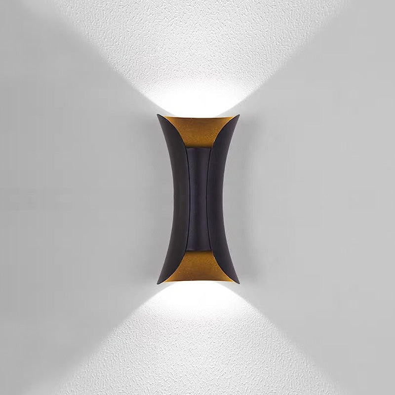 Vattentät LED Vägglampa | 7.9–11.8 x 3.9–4.7 tum | Aluminium &amp; Glas | IP65 Klassad Modern Utomhusbelysning | Brick by Brick