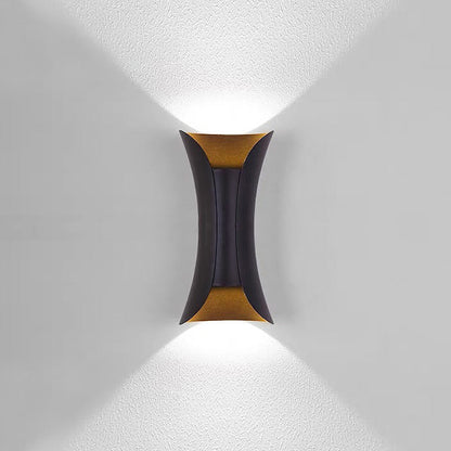 Vattentät LED Vägglampa | 7.9–11.8 x 3.9–4.7 tum | Aluminium &amp; Glas | IP65 Klassad Modern Utomhusbelysning | Brick by Brick