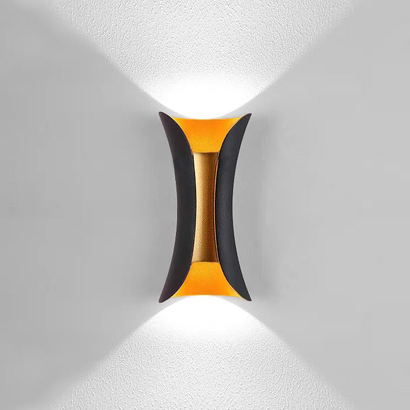 Vattentät LED Vägglampa | 7.9–11.8 x 3.9–4.7 tum | Aluminium &amp; Glas | IP65 Klassad Modern Utomhusbelysning | Brick by Brick