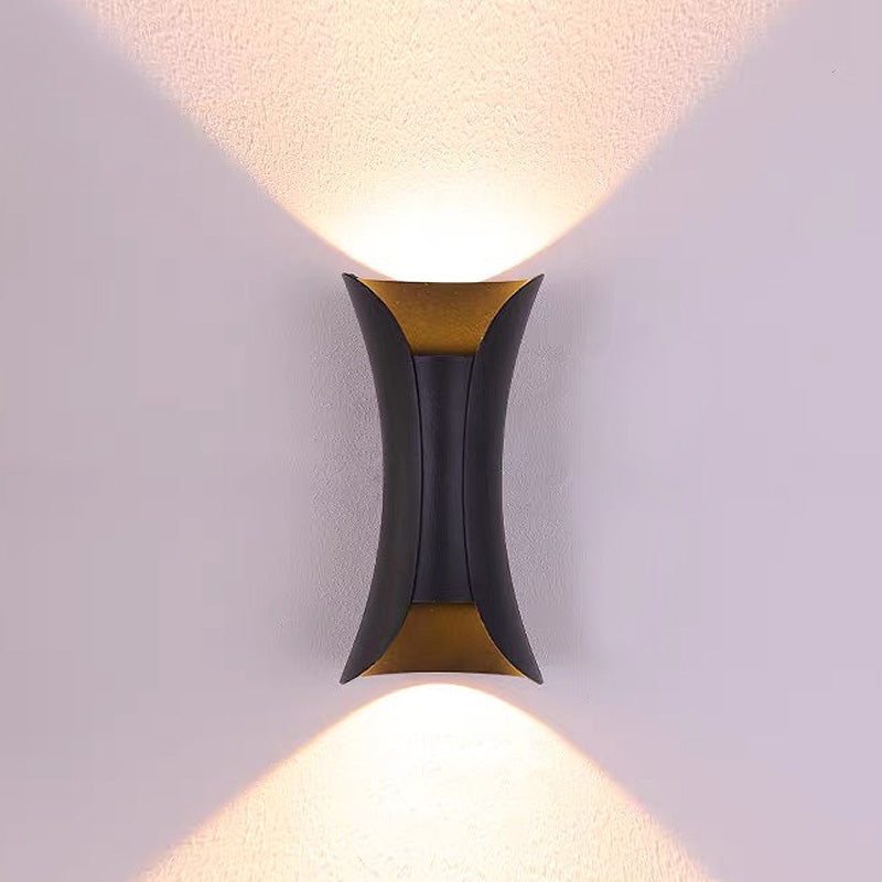 Vattentät LED Vägglampa | 7.9–11.8 x 3.9–4.7 tum | Aluminium &amp; Glas | IP65 Klassad Modern Utomhusbelysning | Brick by Brick