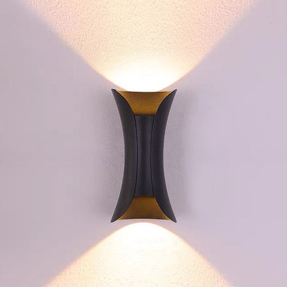 Vattentät LED Vägglampa | 7.9–11.8 x 3.9–4.7 tum | Aluminium &amp; Glas | IP65 Klassad Modern Utomhusbelysning | Brick by Brick