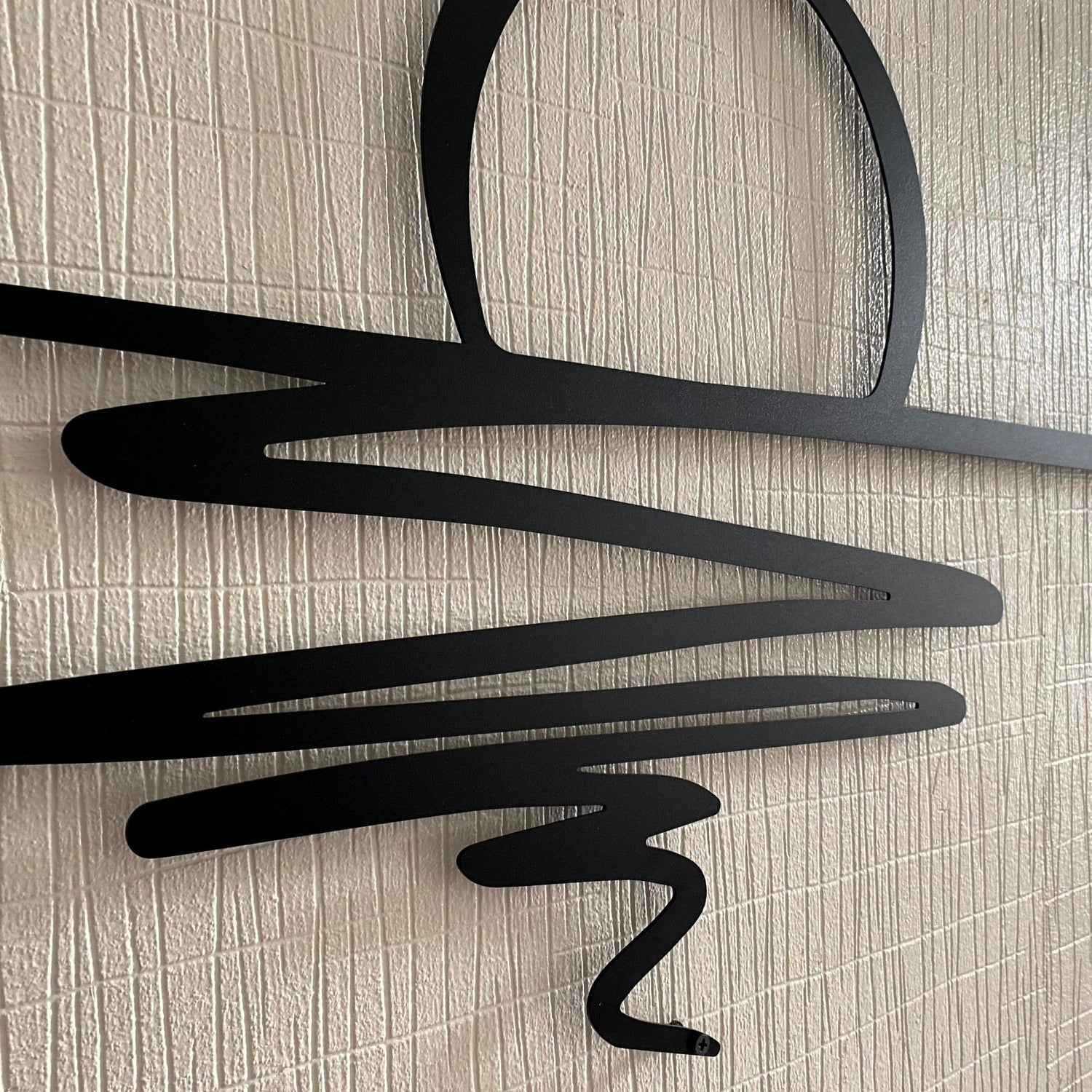 SmokeWhirl Dekor - Minimalistisk Curling Rök Metall Väggdekoration