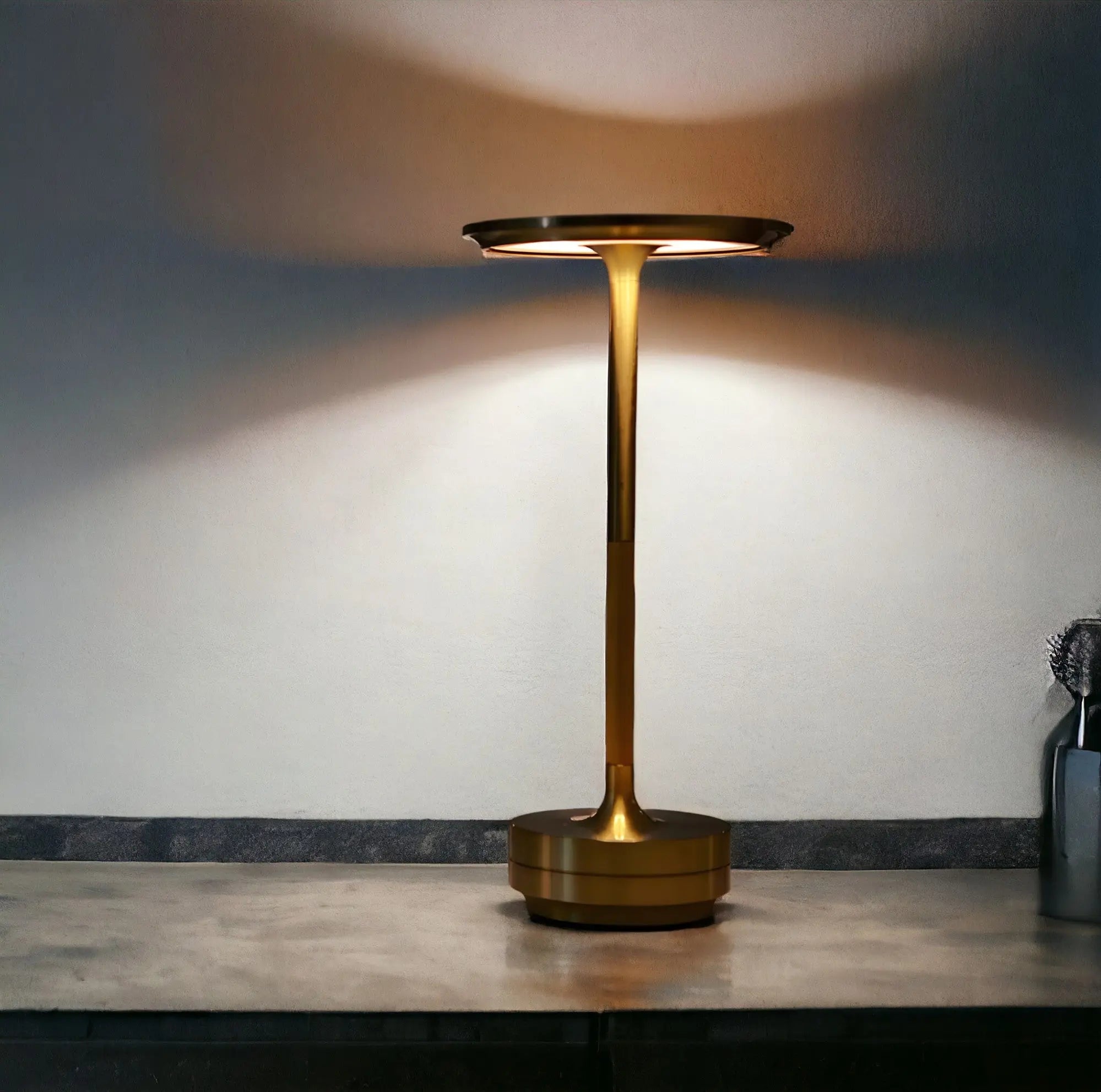 Lumora | Trådlös LED-bordslampa med touch-dimning &amp; 48h batteritid