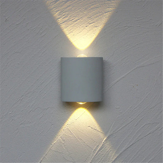 Carvallo LED Utomhus vägglampa Modern | Energieffektiv & Väderbeständig | 7x7,5 cm | Varmvitt ljus för Trädgård & Fasad