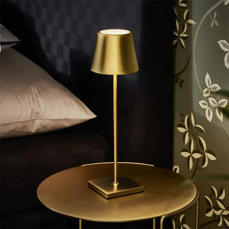 Trådlampa med dimbar belysning