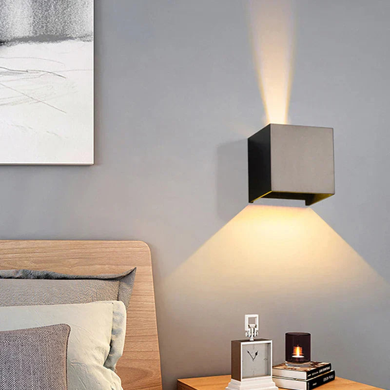 RadiantLux - Modern Vägglampa för Inomhusbruk
