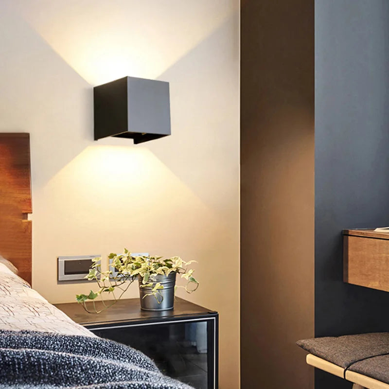 RadiantLux - Modern Vägglampa för Inomhusbruk