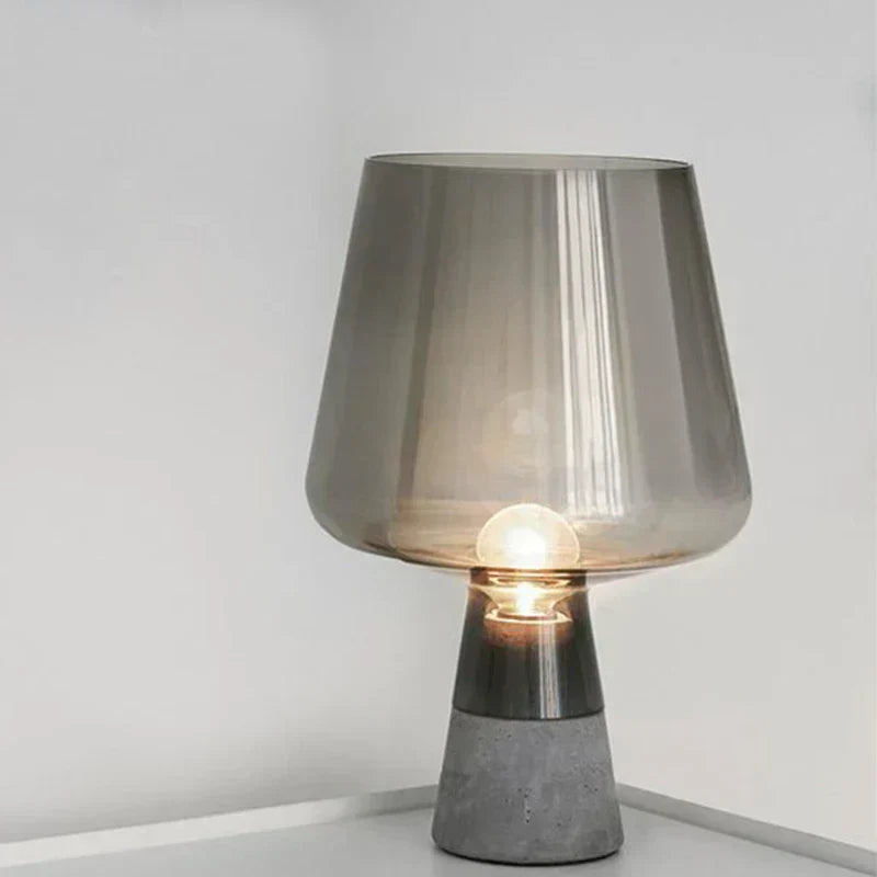 LumiSteel – Industriell Bordslampa i Stål med Glaskupa, Vintage Nattslampa