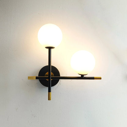 GlowLuxe - Modern LED Vägglampa med Glasskula