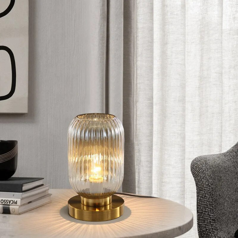 Isa Kristallbordslampa - Skandinavisk designglaslampa, modern elegant inredning