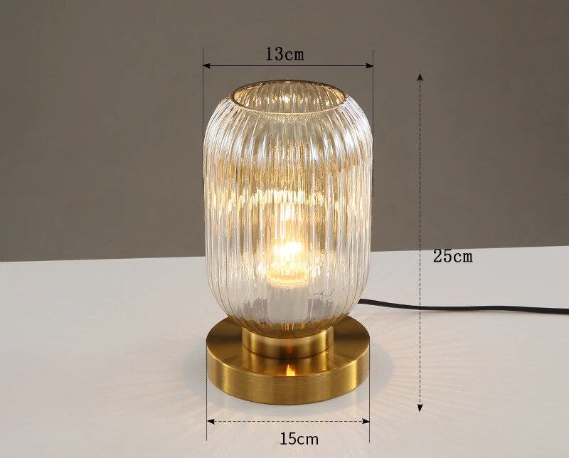 Isa Kristallbordslampa - Skandinavisk designglaslampa, modern elegant inredning