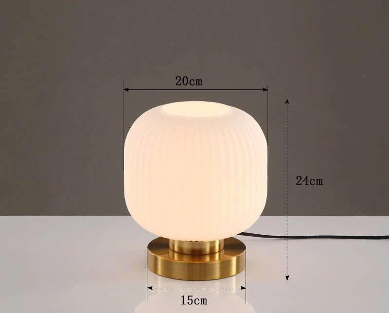 Isa Kristallbordslampa - Skandinavisk designglaslampa, modern elegant inredning
